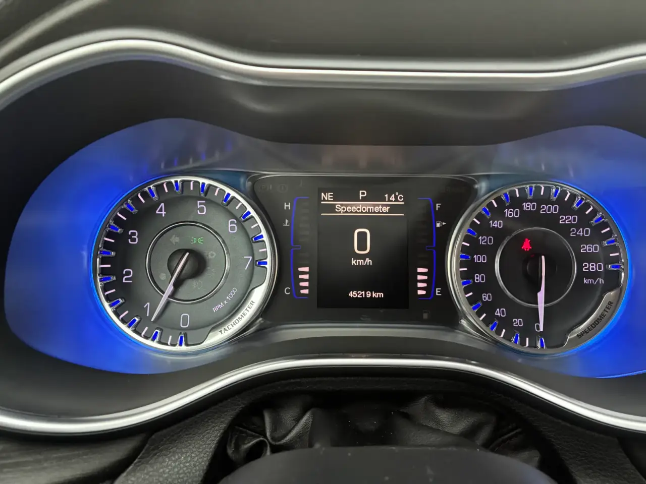 Chrysler 200 thumbnail 9