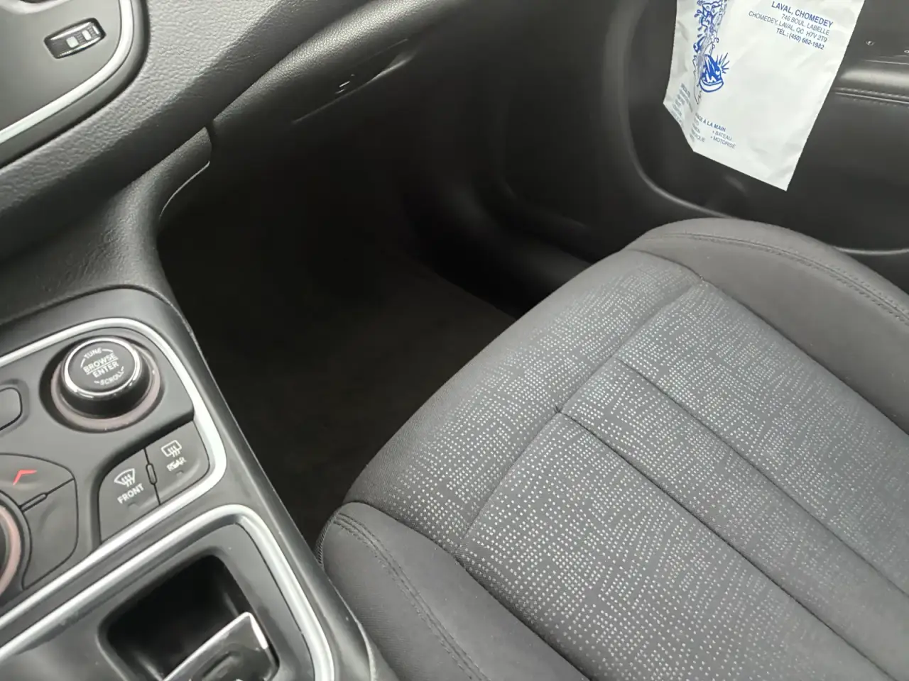 Chrysler 200 thumbnail 8