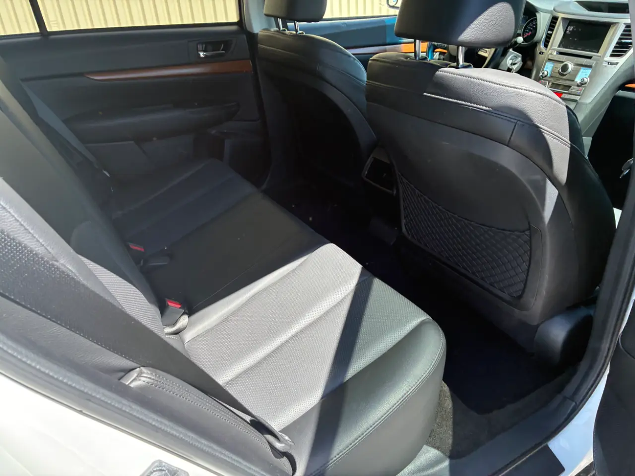 Subaru Outback thumbnail 9
