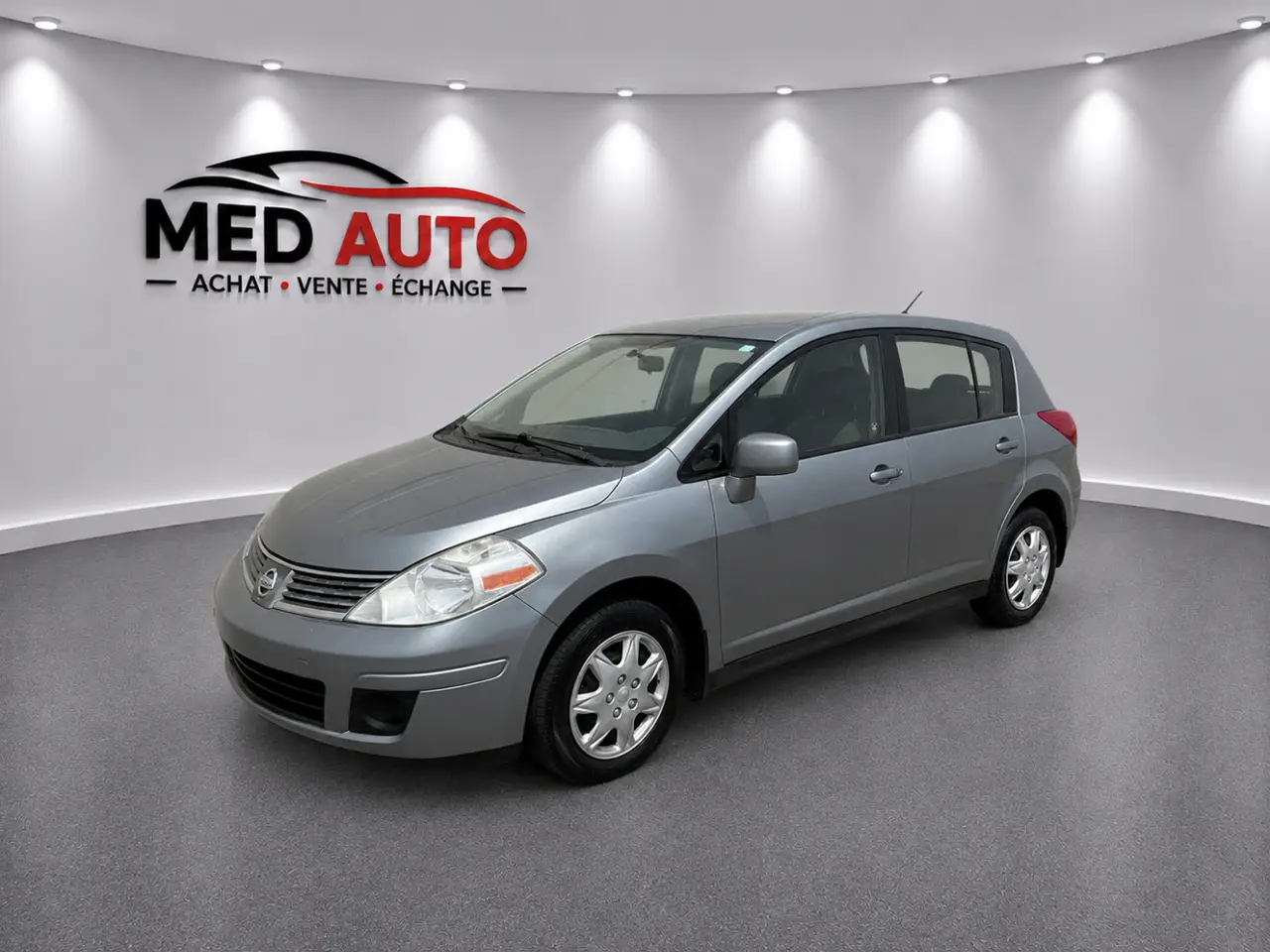 Nissan  Versa