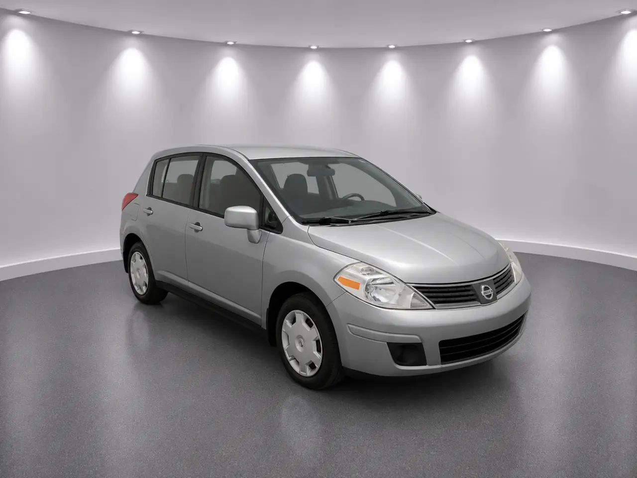 Nissan  Versa thumbnail 5