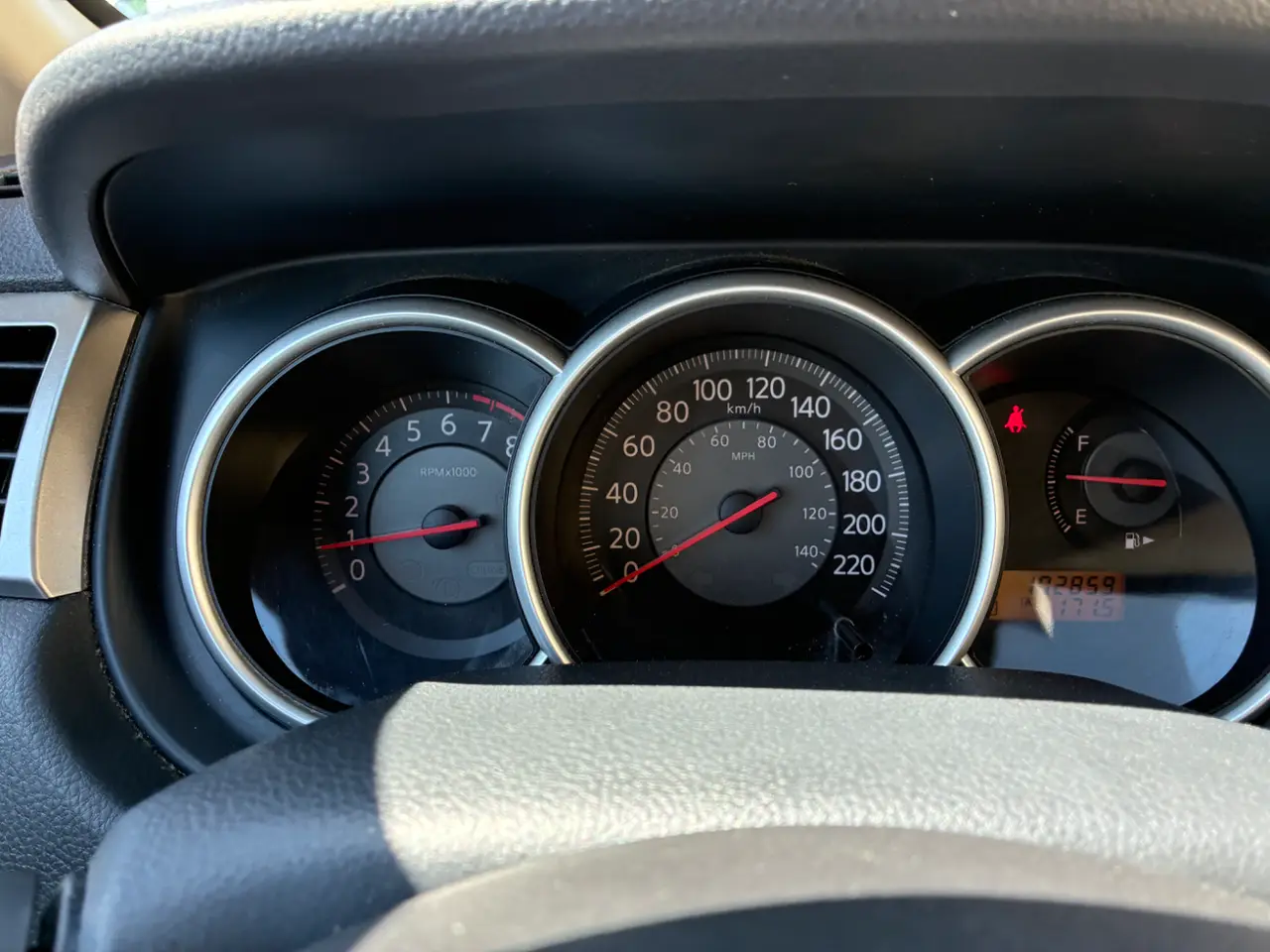 Nissan  Versa thumbnail 11