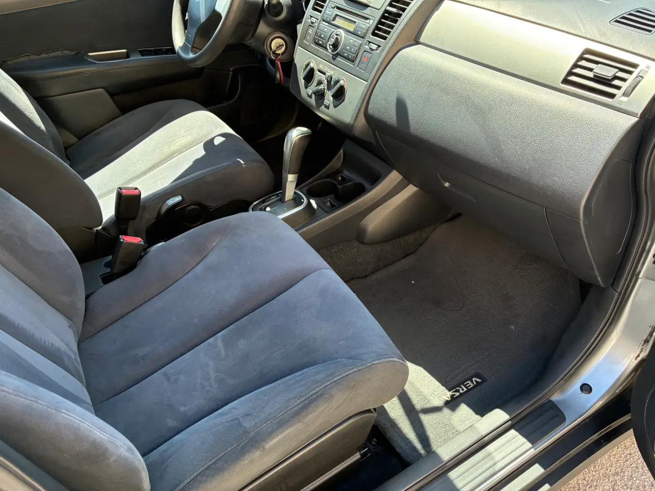 Nissan  Versa thumbnail 10