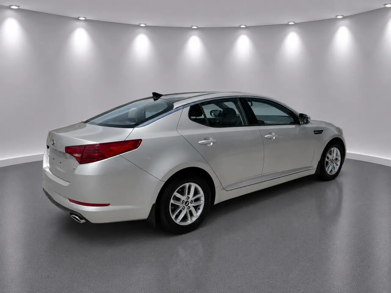 KIA Optima thumbnail 4