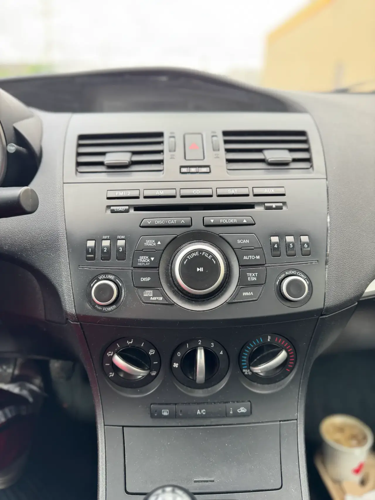 Mazda 3 thumbnail 9