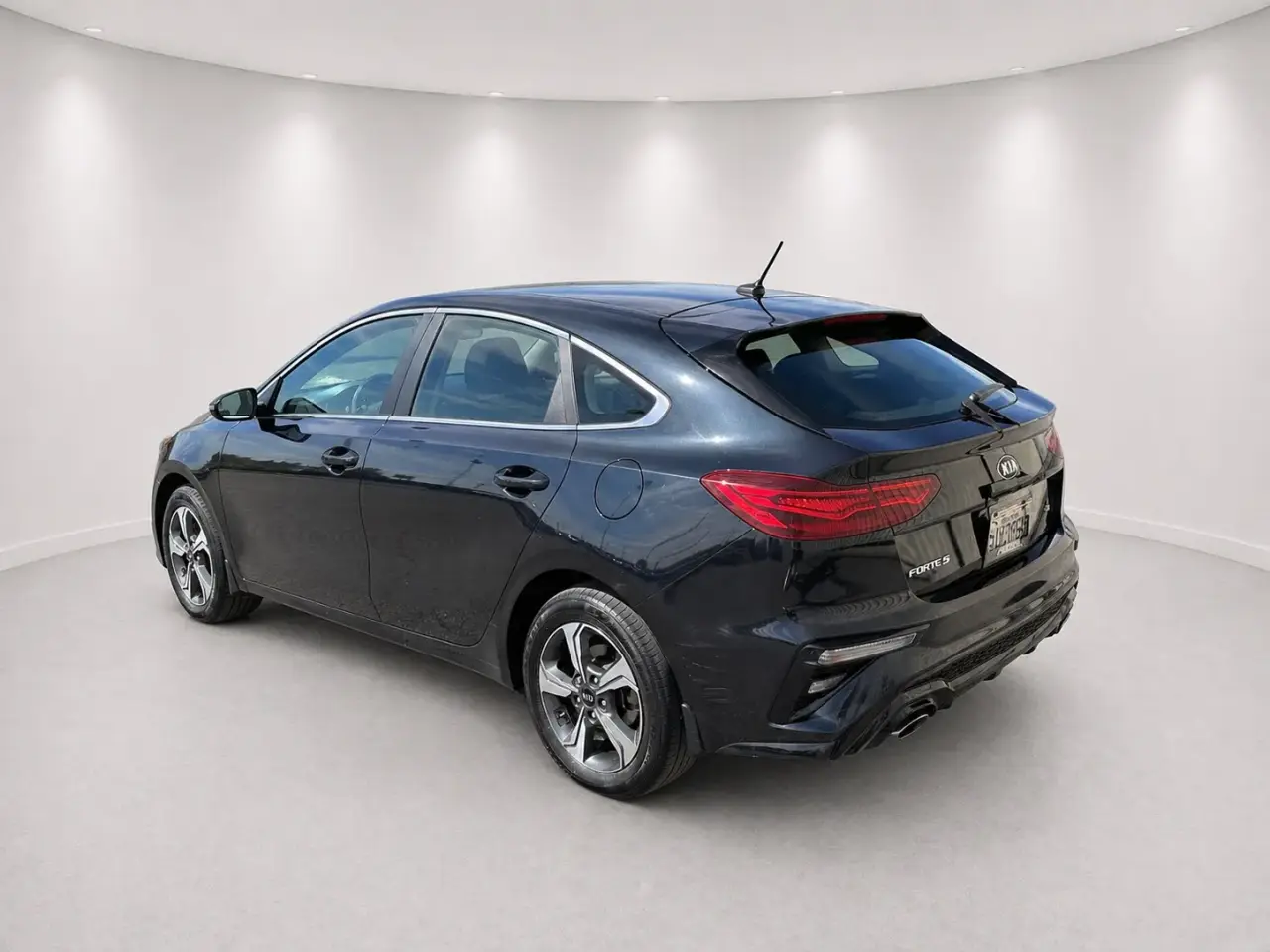 KIA Forte5 EX IVT thumbnail 2