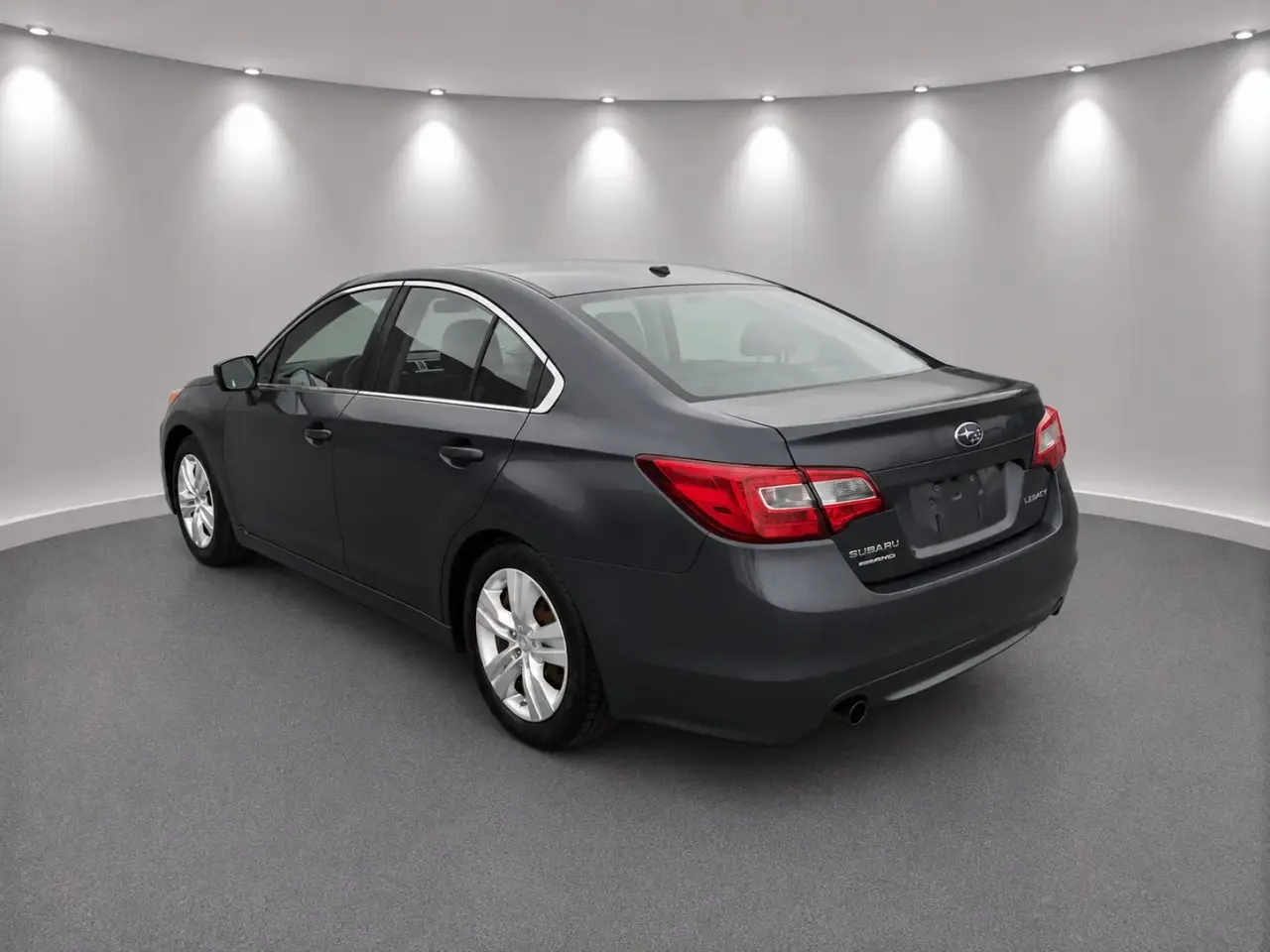 Subaru Legacy thumbnail 2