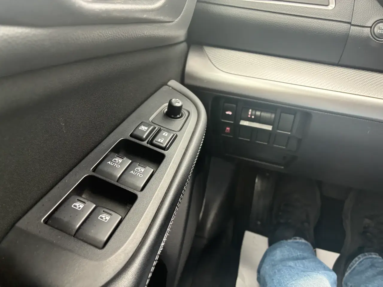 Subaru Legacy thumbnail 12