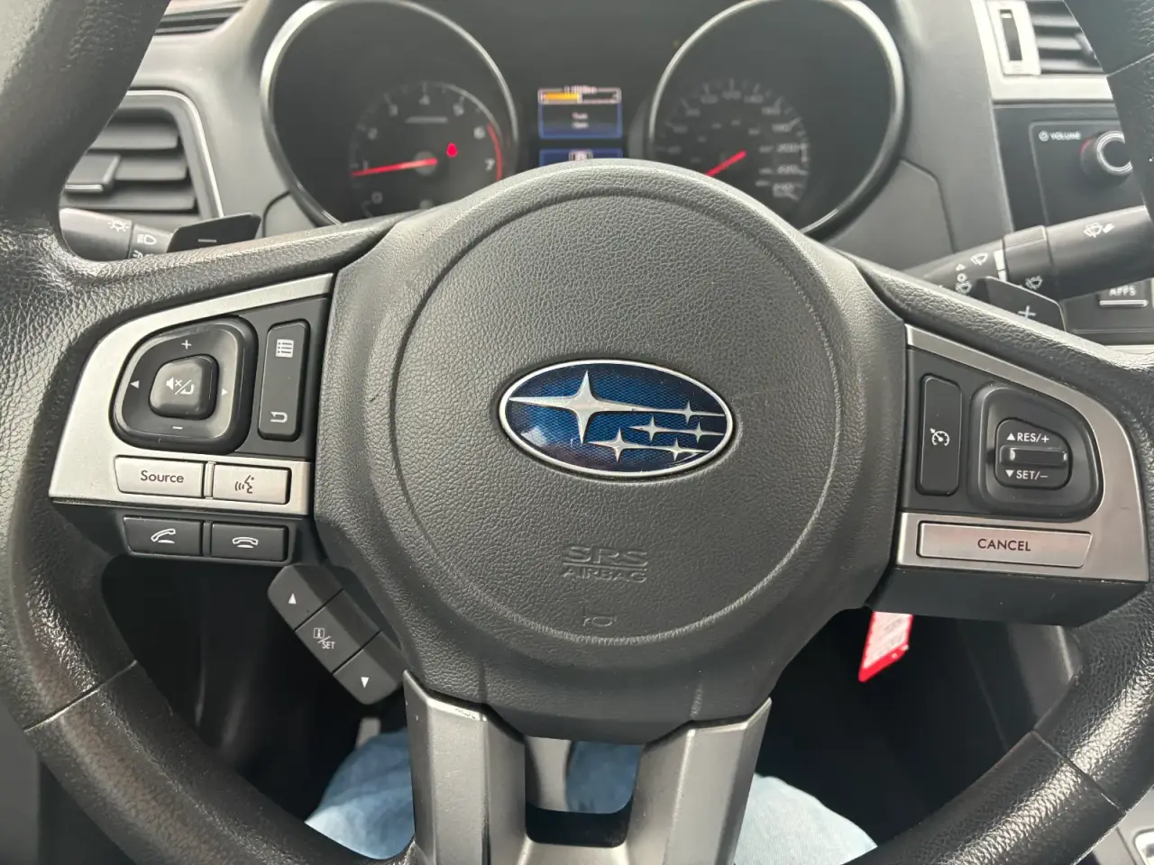 Subaru Legacy thumbnail 9