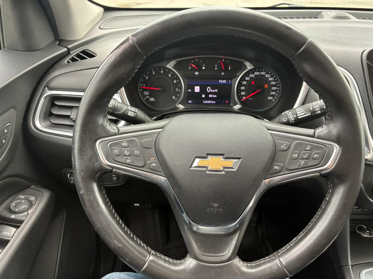 Chevrolet Equinox thumbnail 11