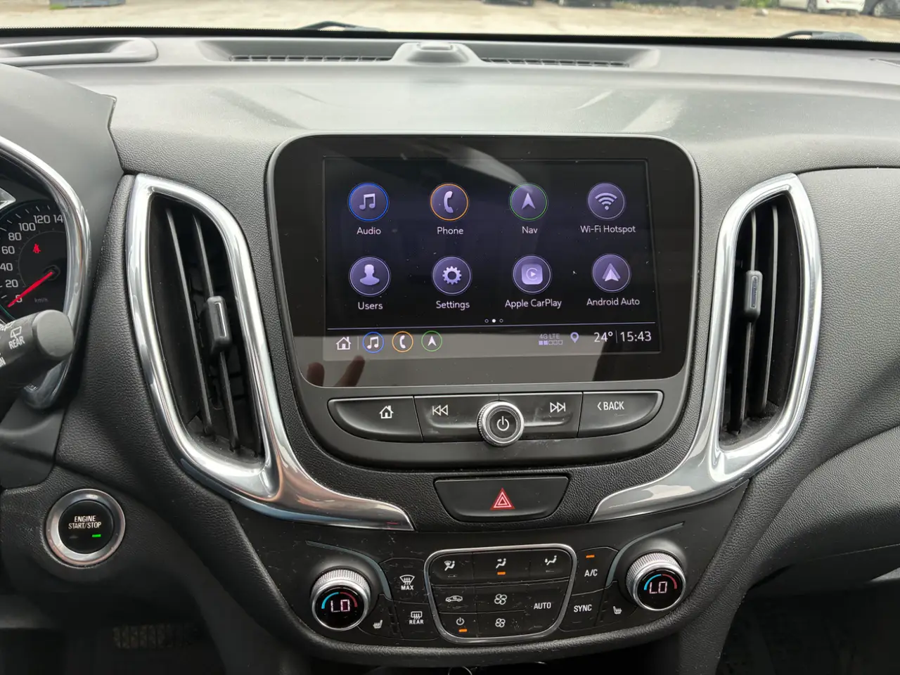 Chevrolet Equinox thumbnail 14