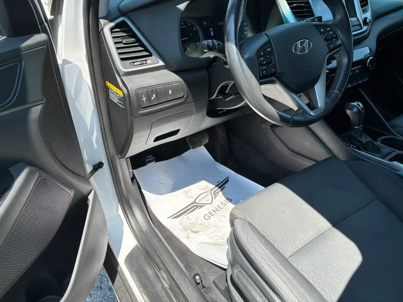 Hyundai  Tucson thumbnail 10