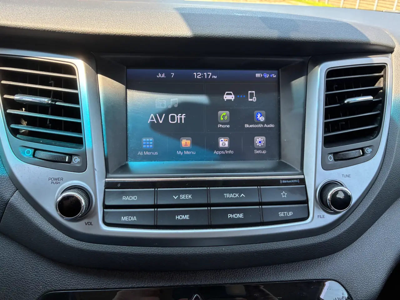 Hyundai  Tucson thumbnail 12