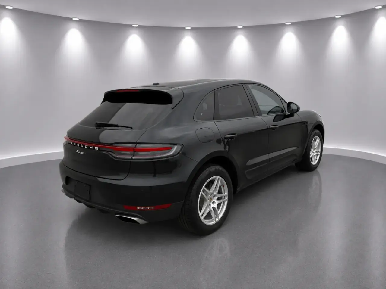 Porsche Macan AWD thumbnail 4