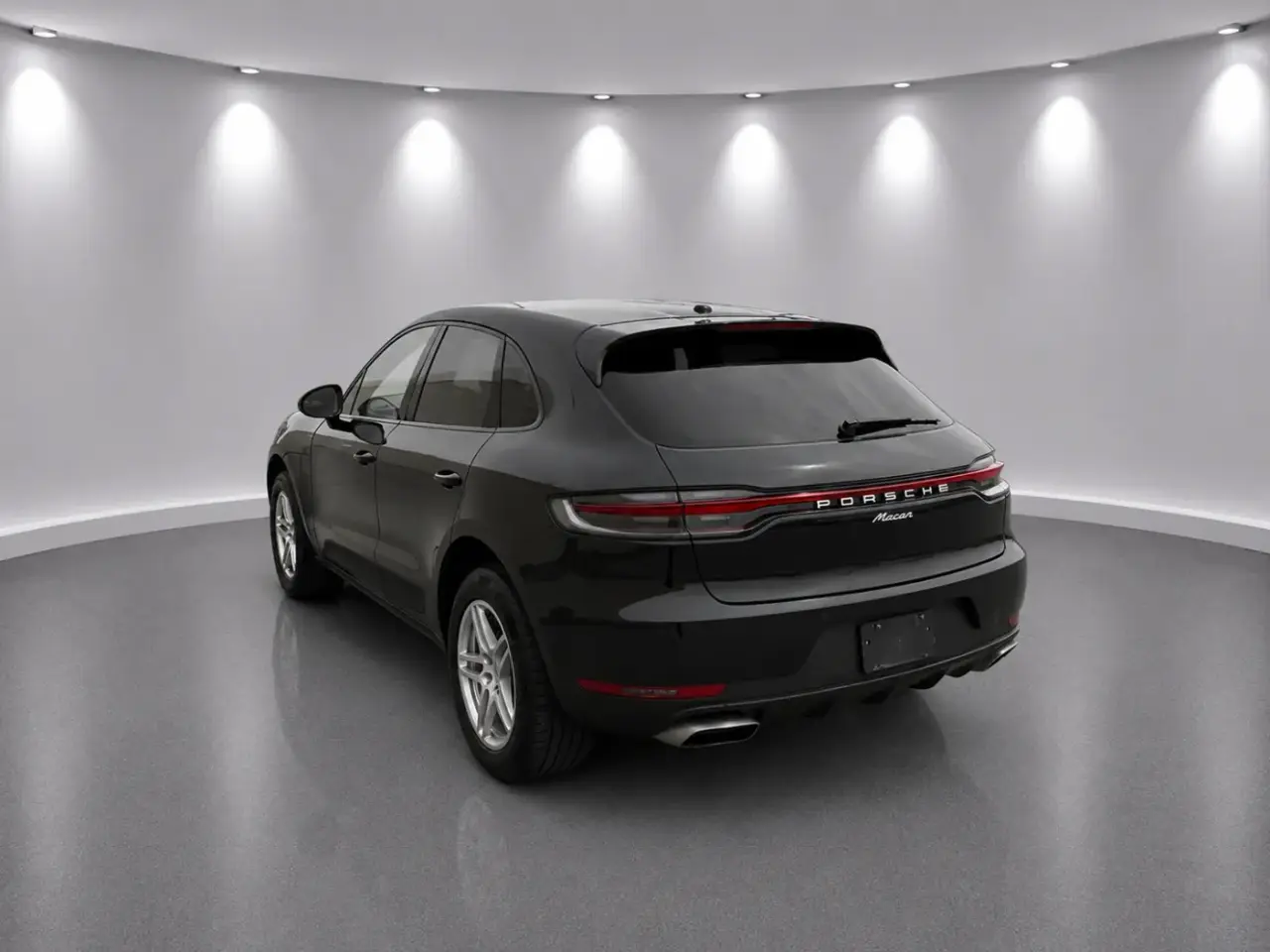 Porsche Macan AWD thumbnail 2