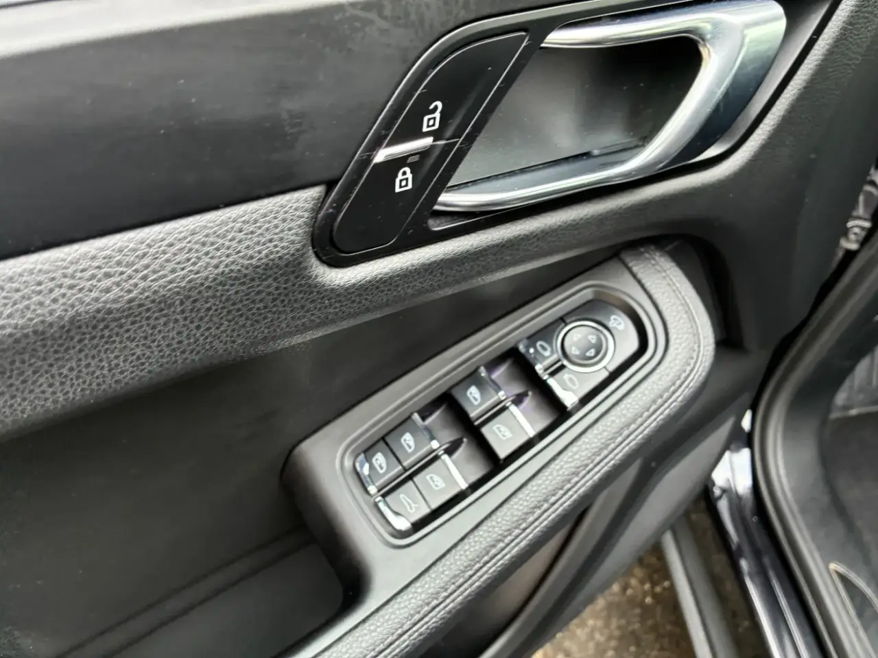 Porsche Macan AWD thumbnail 15