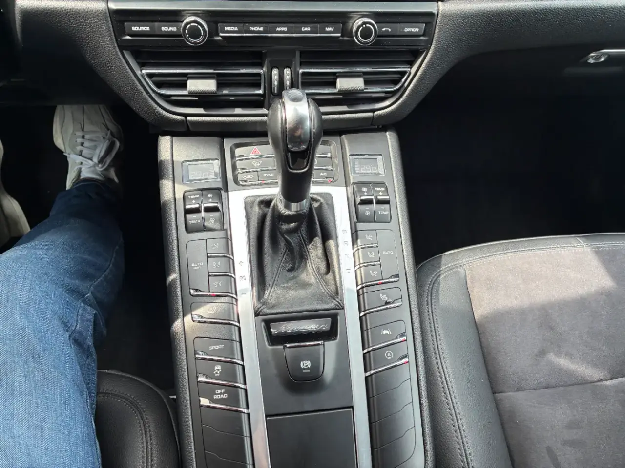 Porsche Macan AWD thumbnail 14