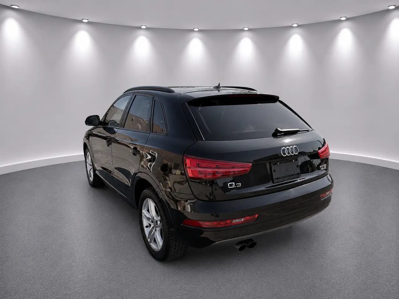 Audi  Q3 thumbnail 2