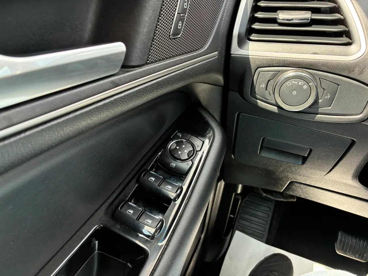 Ford Edge SEL thumbnail 17